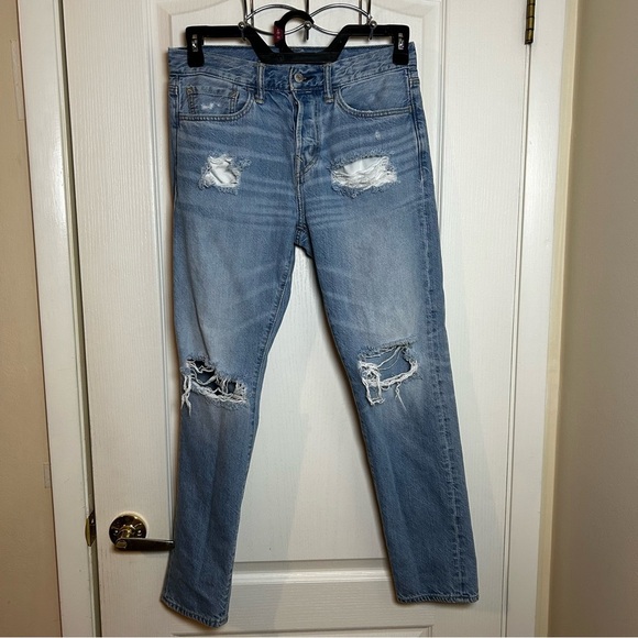 American Eagle Jeans Mens 29x30 Athletic Distressed Light Wash Denim button Fly - Picture 1 of 9